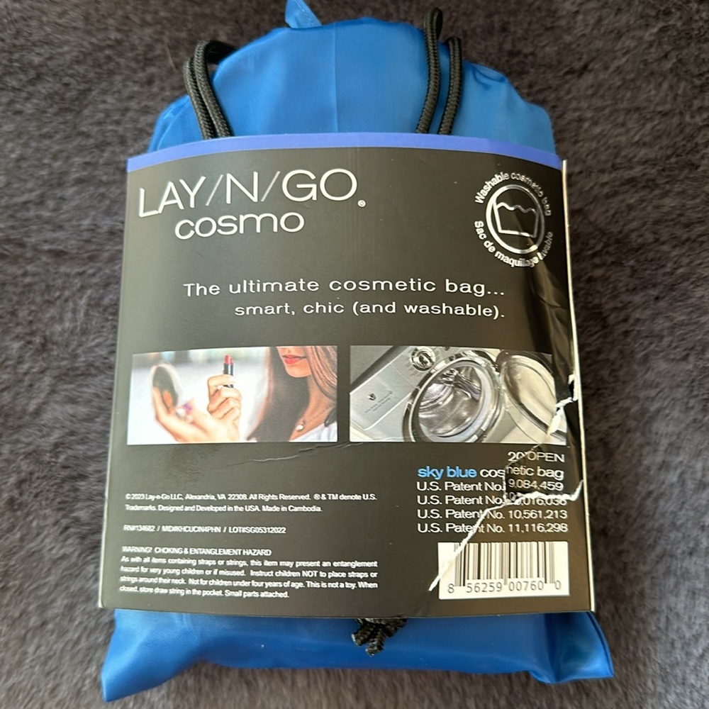 LAY/N/GO Cosmo Travel Washable Cosmetic Bag, 20” when flat, plenty of pockets - Picture 5 of 9